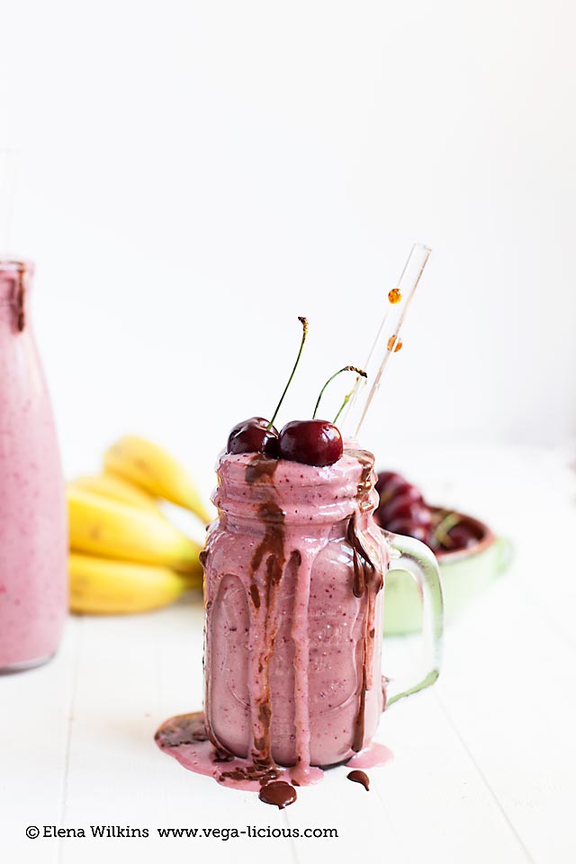 chocolate-cherry-smoothie_009