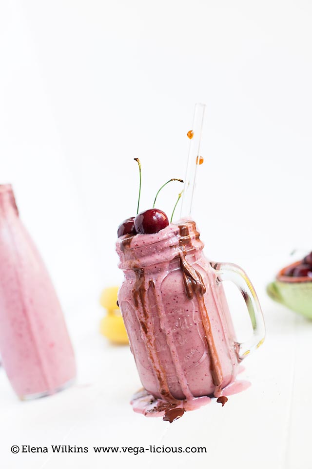 chocolate-cherry-smoothie_010