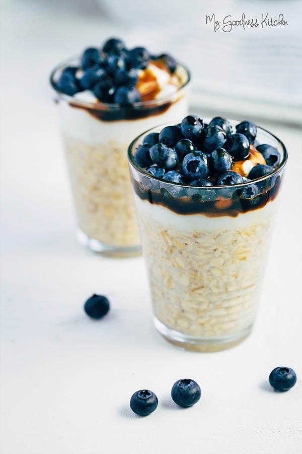 This Overnight Oats with Coffee and Blueberries recipe takes simple oats and gives them a sexy hairdo. Easy to make, it can be your breakfast meal, or a dessert. 